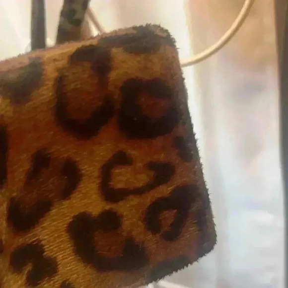 Mondani Handbag Leopard Print - Picture 7 of 10